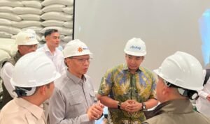 Legislator Gerindra M Husni dan Ade Jona di Bulog Sumut
